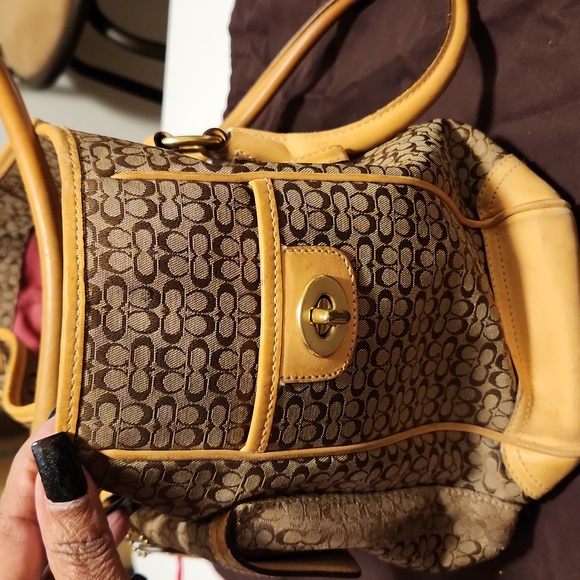 Coach Brown and Tan Large Signature Laptop bag (NEEDS  MINOR HANDLE REPAIR) - Picture 5 of 16